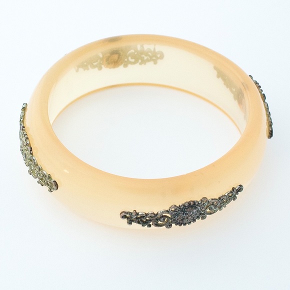 Vintage Lucite Bangle Bracelet Translucent Yellow Orange Cream Ornate Filigree - Picture 3 of 4